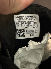 Under Armour Assert 10 Sneakers Running Size 1Y Youth Black/White