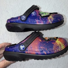 Crocs Classic Lined Clogs Kids C11 Galaxy Space Print Alien Jibbitz Black Fleece