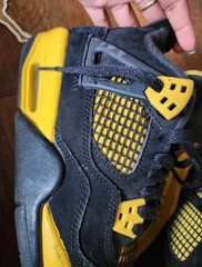 Size 5.5y – Authentic Nike Air Jordan 4 GS Retro Thunder