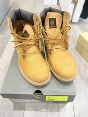 Timberland Junior’s Premium 6″ Waterproof Boot- Junior’s 4.5