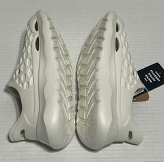 Rugged Shark Slip On Water Sneakers Big Kids Size 2 Floatable Washable White NWT