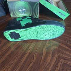 Heelys Pro 20 Minecraft Creeper Black Green Wheeled Shoes US 7 w/ Box