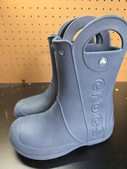 Crocs Handle It Kids‘ Rain Boots in navy blue Size J 3