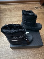 Sorel Children’s Snow Commander Boot – Black, Charcoal – Size 12 US – New