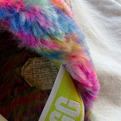 UGG Fluff Yeah Slides Kids Rainbow Color Faux Fur Slides Sandals 1129072K Size 1