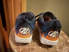 Size 3Y Youth Heelys Pro 20 Print Canvas Skate Wheel Roller Shoes Flames Blue