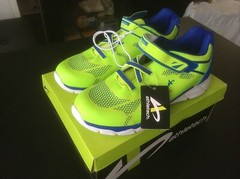 Athlete has Dynamo Volt 80892 Youth Running Shoes Size 3 New NIB