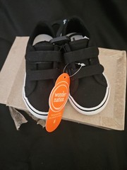 Nwb Wonder Nation Childrens Size 8 Black Sneaker