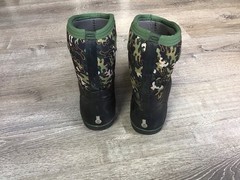 Bogs Kids Classic II Pop C Camo Mud Boots Youth Size 7 Waterproof Rated -30