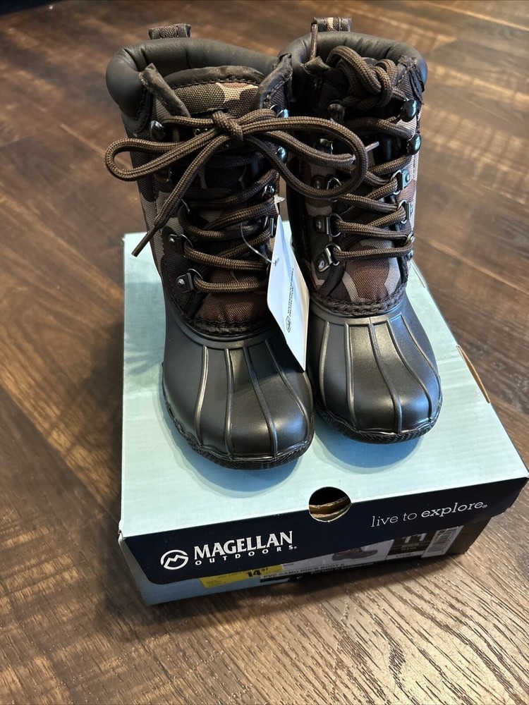 New Magellan Outdoors PVC CAMO DUCK BOOT 2 Waterproof Kids Size 11