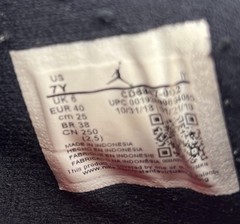 Jordan 11 Retro Low Light Bone Snakeskin – Kids US 7Y No Box
