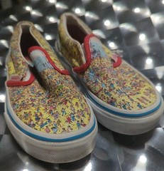 Vans X Where’s Waldo? Classic SlipOn kids 12 Shoe (Yellow/Blue/Red)