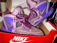 Nike Kyrie Irving Amethyst Wave Infinity 8 Size 4Y Basketball Shoes Purple/Gold