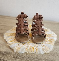 Carters Brown Braided Gladiator Sandals Childrens Kids Size 4 Zipper Close Smile