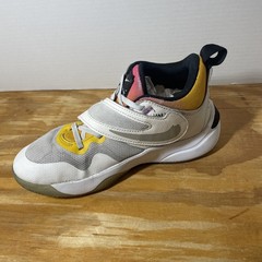 Nike Team Hustle D11 Low Doodles Size 5.5 Y – FJ7688-101 (Used)