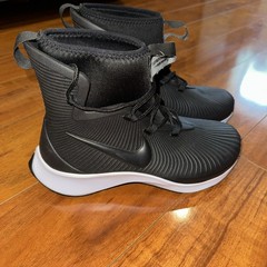 Nike Binzie Boot Size 5Y Puddle Protect Black And White Kids Rain Boot