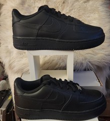 Nike Air Force 1 LE Low Triple Black Big Kids FV5951-001 Size 5 NIB