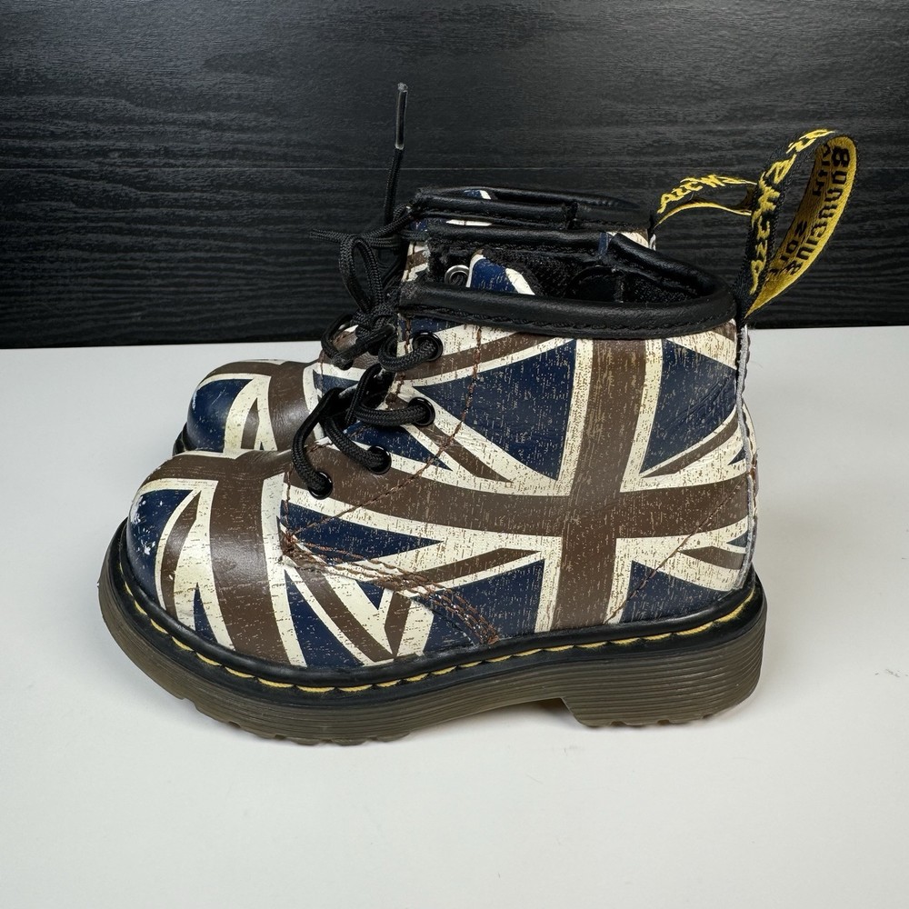 Dr Martens Boots BRITISH FLAG Delaney Union Jack US 6 UNISEX Kids Toddler Laces