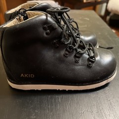 Akid Jasper black combat boot faux shearling Size 12 kids NEW