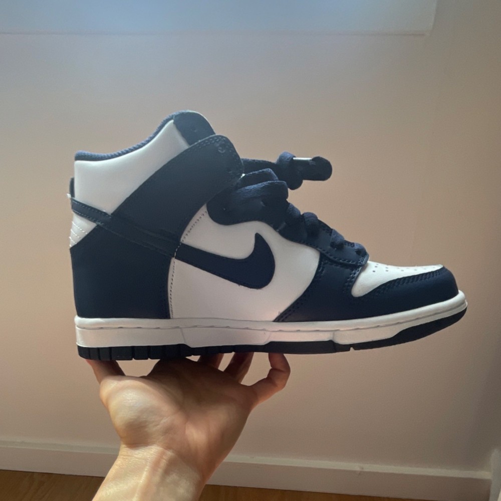 Nike Dunk High GS White Midnight Navy Leather Sneakers 4.5Y Unisex Kids