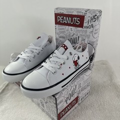 Peanuts Snoopy Hearts White Canvas Valentines Day NWT Size 1 Kids Youth Shoes