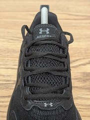 Under Armour Unisex Charged Assert 9 Black Sneakers Running Size 6Y