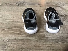 Nike Flex Runner 2 PSV Black Metallic Gold Youth Size 10.5C Running DJ6040-007