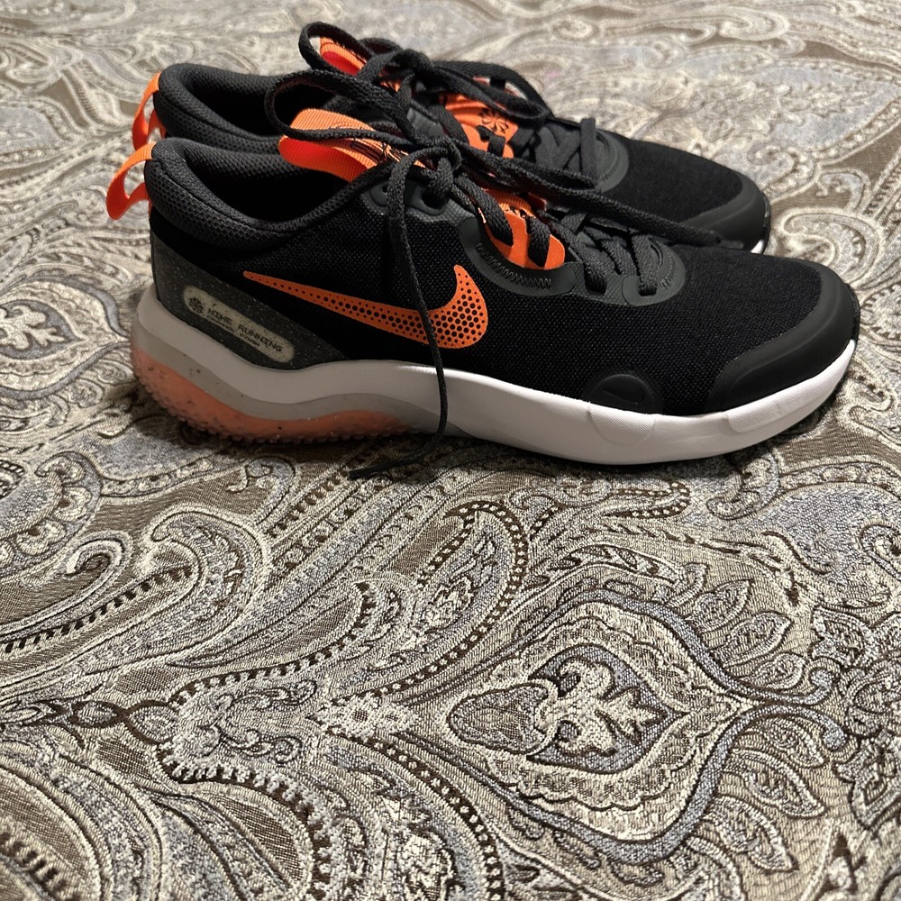Nike Explore Next Nature Black White Orange DC5860-001 Tennis Shoes Size 6Y NEW