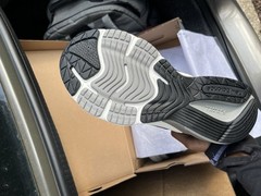 Grade School 990v6 Black