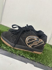 Heelys Propel 2.0 Skate Shoe Youth Size 4 Black/Gum