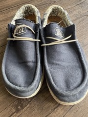 Hey Dude Wally Bundle – Beige & Navy – Youth 6 / Women’s 7