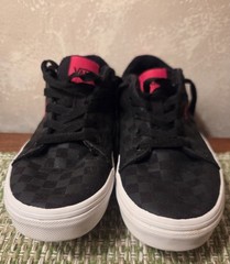 Vans Seldan Checkerboard – (Black/ Red) Unisex Size 5.0 Y