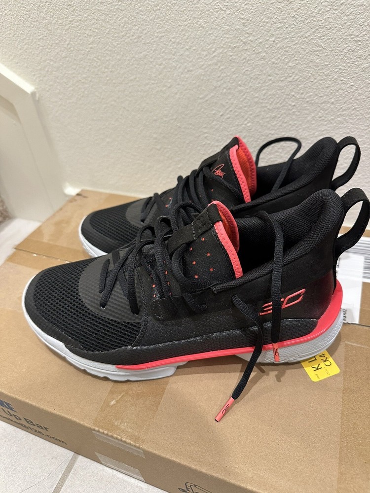 Under Armour Curry 7 Black/Beta Red 3022113-001 Size 7Y New No Box