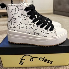 Art Class Blakely Kids High Top Platform Sneakers White Black Stars Size 13 NIB